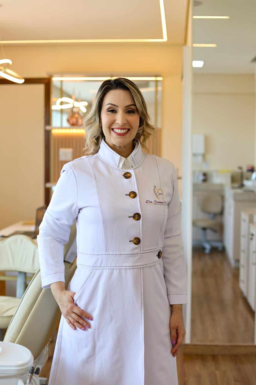Dra. Cristina Silva, dentista em Sete Lagoas